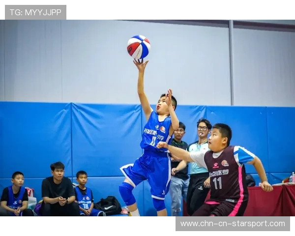 篮球少年用拼搏照亮前路，篮球.少年